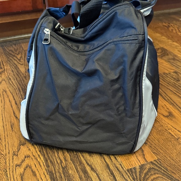 Extra large Nike duffle bag - Picture 4 of 5